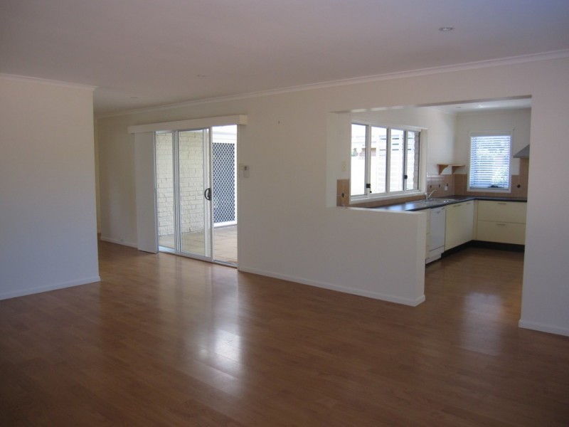 3 Allambi Ave, Broadbeach Waters QLD 4218