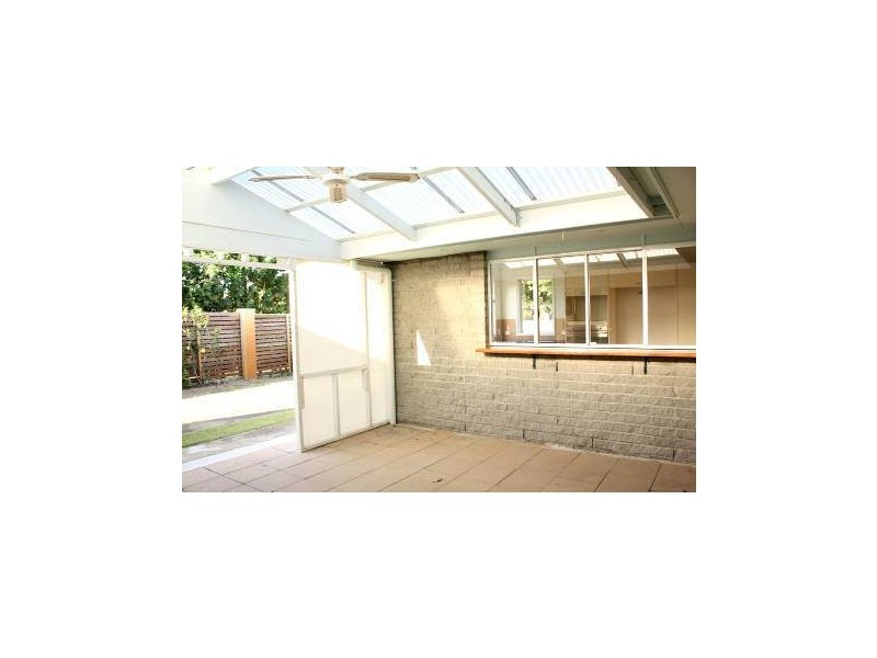 3 Allambi Ave, Broadbeach Waters QLD 4218