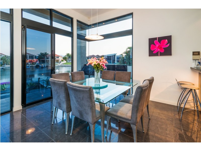 16 Queen Guineveres Place, Sovereign Islands QLD 4216