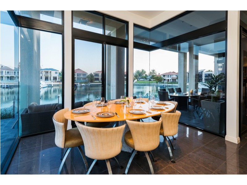 16 Queen Guineveres Place, Sovereign Islands QLD 4216