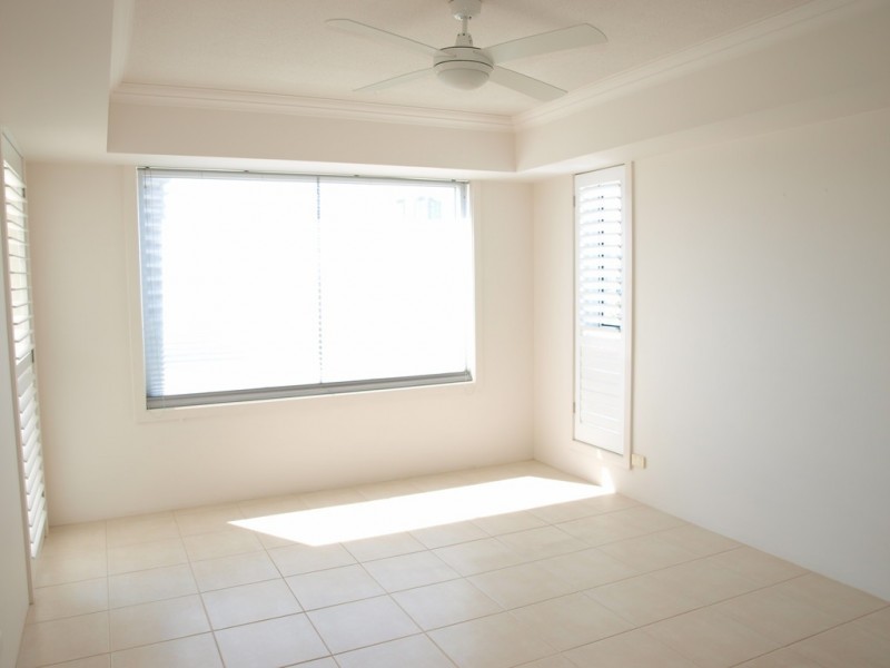 22/20 Queensland Ave, Broadbeach QLD 4218