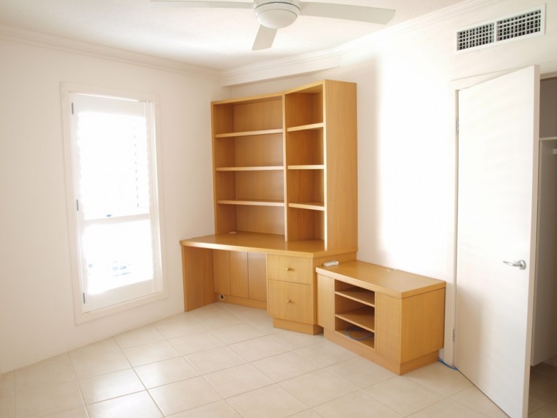 22/20 Queensland Ave, Broadbeach QLD 4218