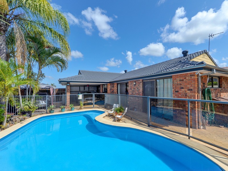 27 McLeod Street, Highland Park QLD 4211