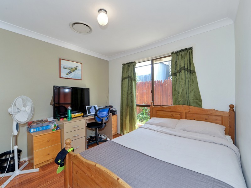 27 McLeod Street, Highland Park QLD 4211