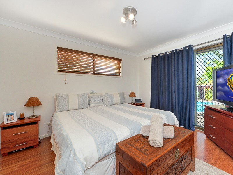27 McLeod Street, Highland Park QLD 4211