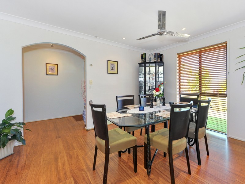 27 McLeod Street, Highland Park QLD 4211