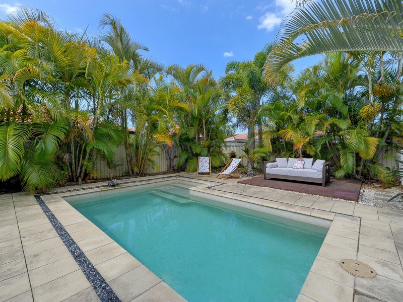 3 Ballandra Court, Mermaid Waters QLD 4218