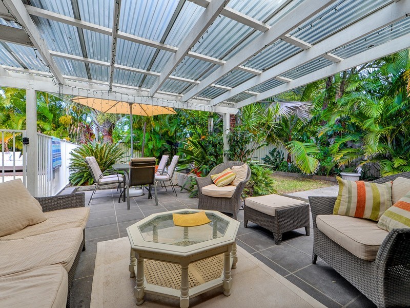 3 Ballandra Court, Mermaid Waters QLD 4218