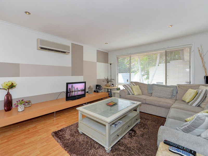 3 Ballandra Court, Mermaid Waters QLD 4218