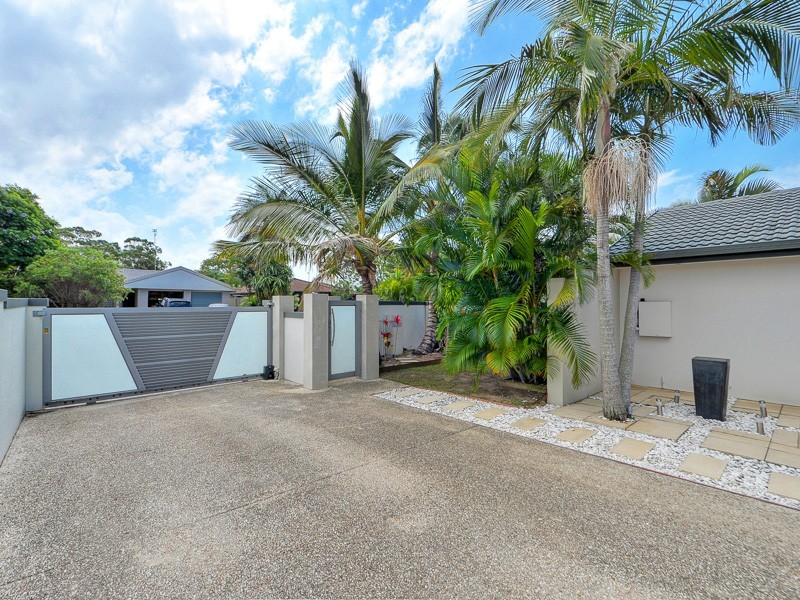 3 Ballandra Court, Mermaid Waters QLD 4218