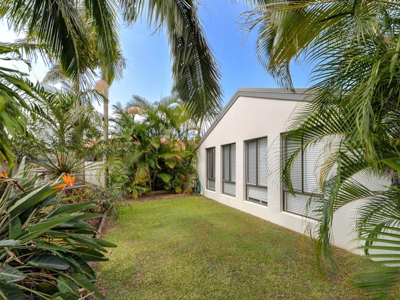 3 Ballandra Court, Mermaid Waters QLD 4218