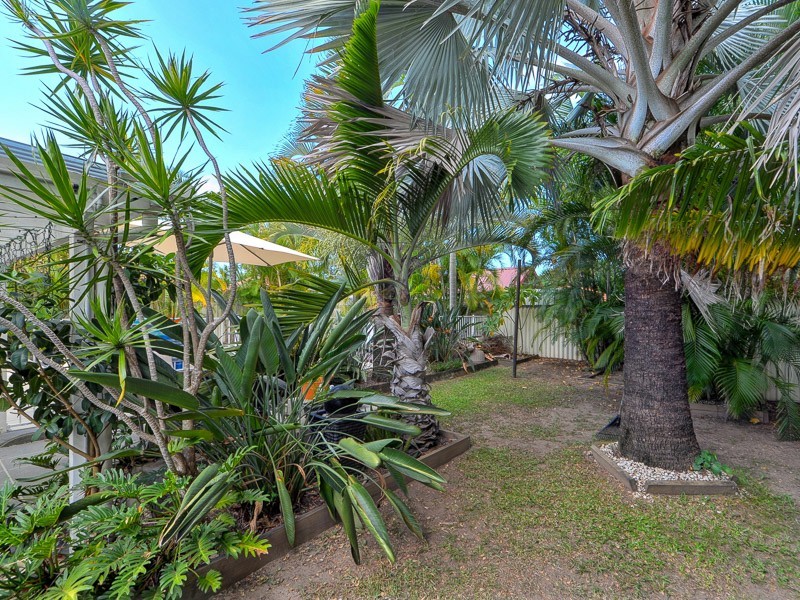 3 Ballandra Court, Mermaid Waters QLD 4218