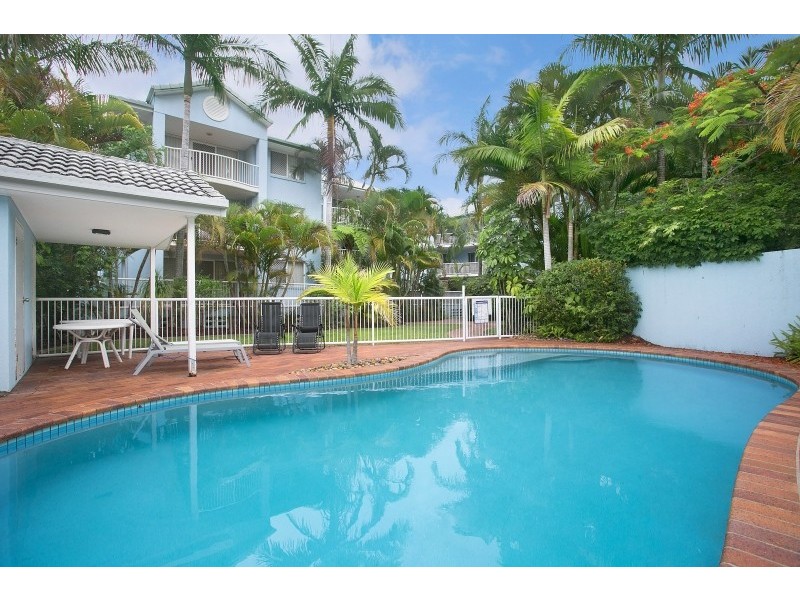 1/32 Second Ave, Broadbeach QLD 4218