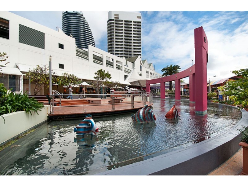 1/32 Second Ave, Broadbeach QLD 4218