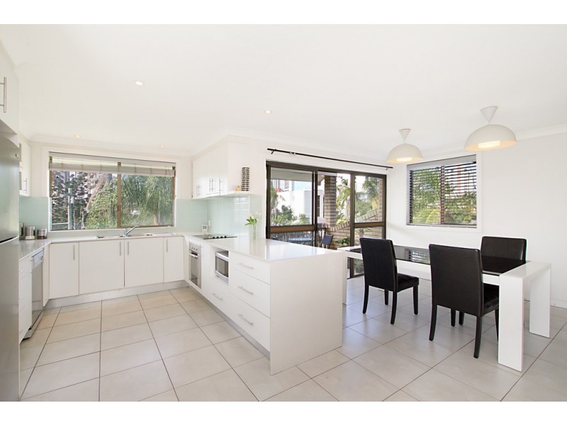 12 ‘Palm Trees’ 16 St Kilda Avenue, Broadbeach QLD 4218