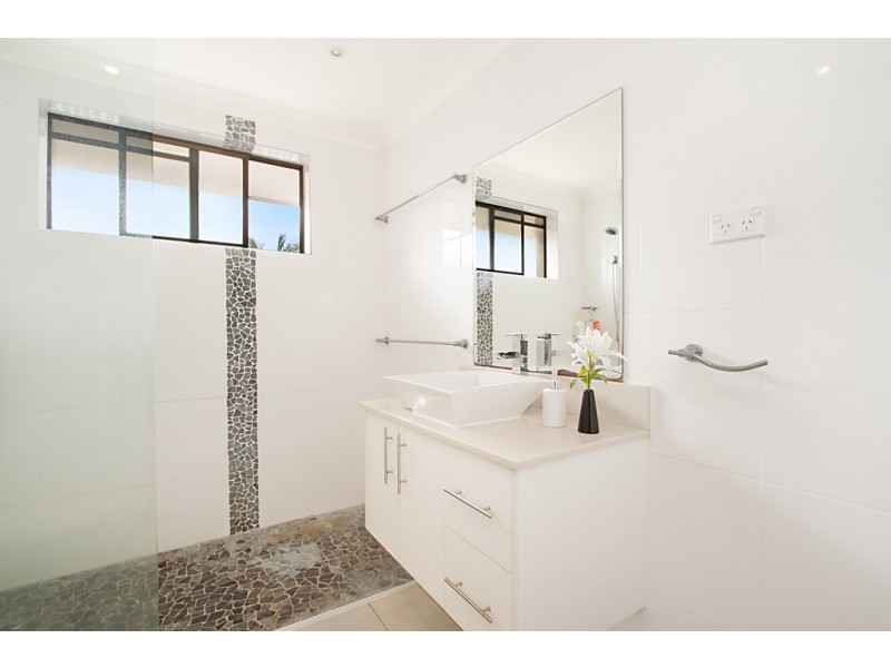 12 ‘Palm Trees’ 16 St Kilda Avenue, Broadbeach QLD 4218