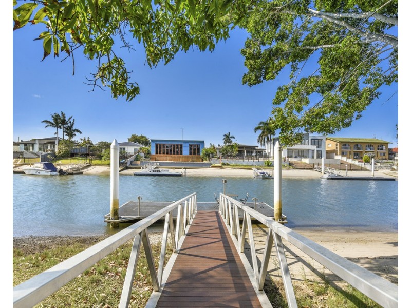 2 Platypus Avenue, Sorrento QLD 4217