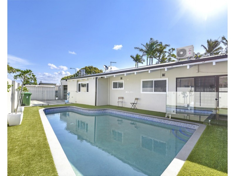 2 Platypus Avenue, Sorrento QLD 4217