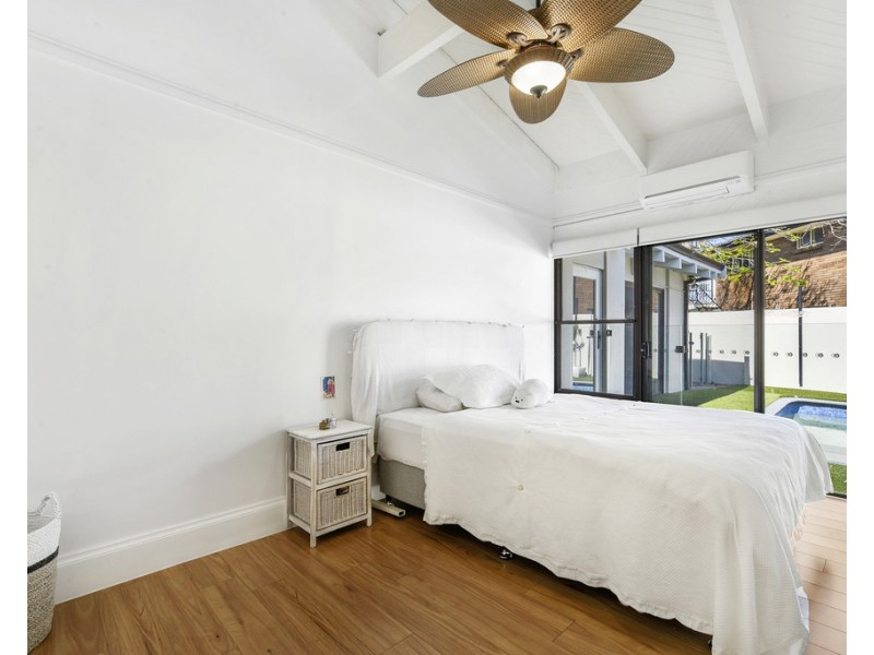 2 Platypus Avenue, Sorrento QLD 4217