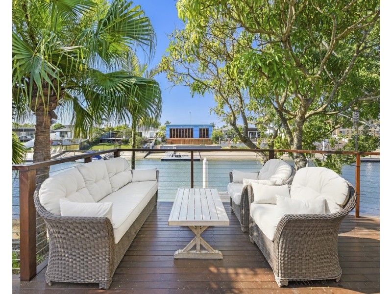 2 Platypus Avenue, Sorrento QLD 4217