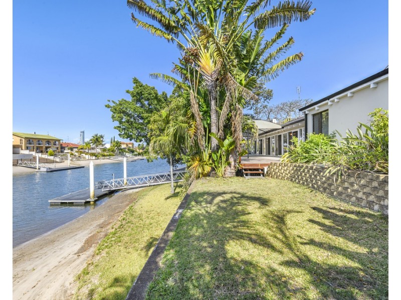 2 Platypus Avenue, Sorrento QLD 4217