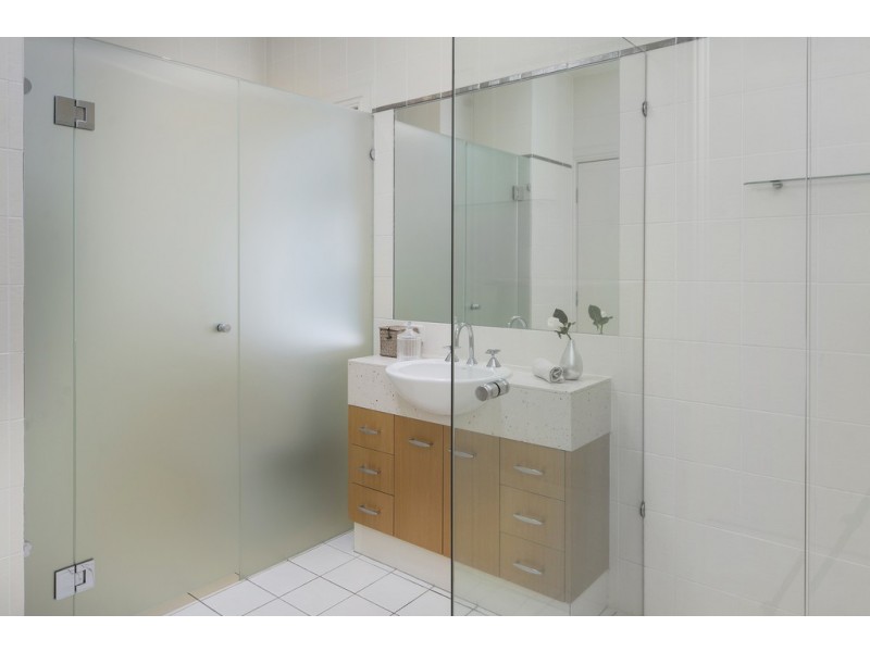 1504 Rosebank Way West, Hope Island QLD 4212