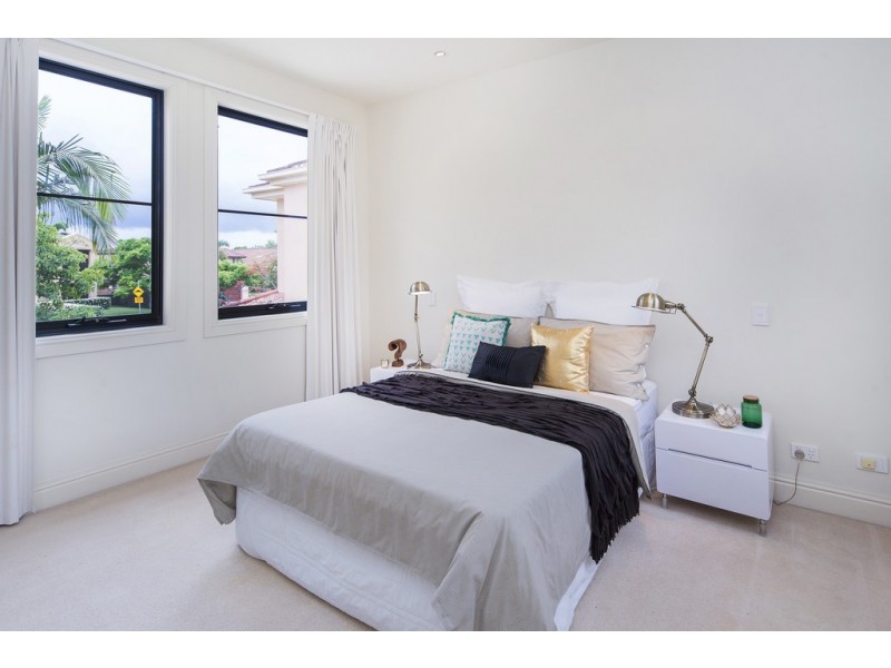 1504 Rosebank Way West, Hope Island QLD 4212