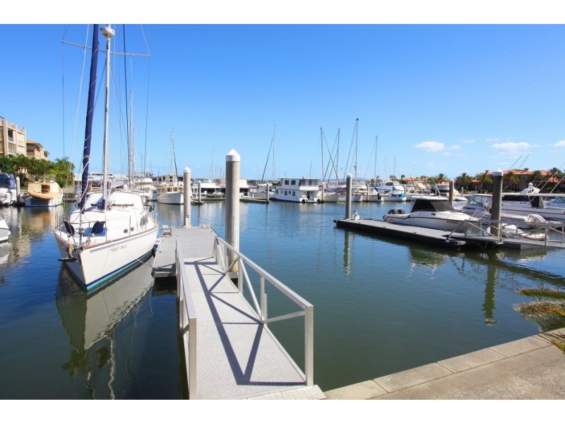 1504 Rosebank Way West, Hope Island QLD 4212