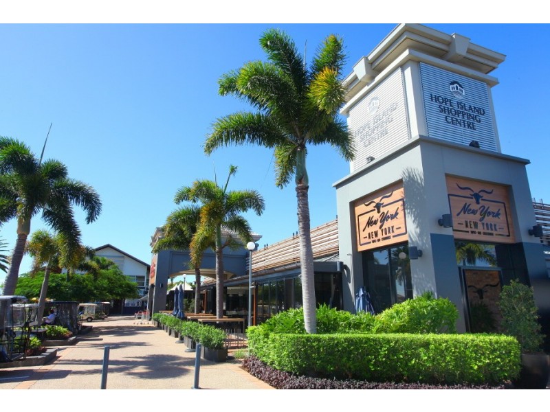 1504 Rosebank Way West, Hope Island QLD 4212