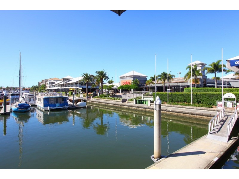 1504 Rosebank Way West, Hope Island QLD 4212