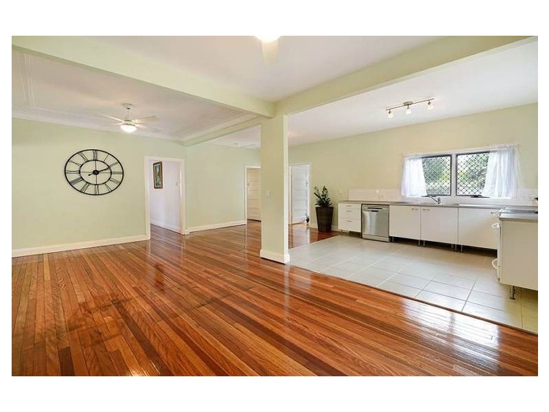 21 Walton St, Southport QLD 4215