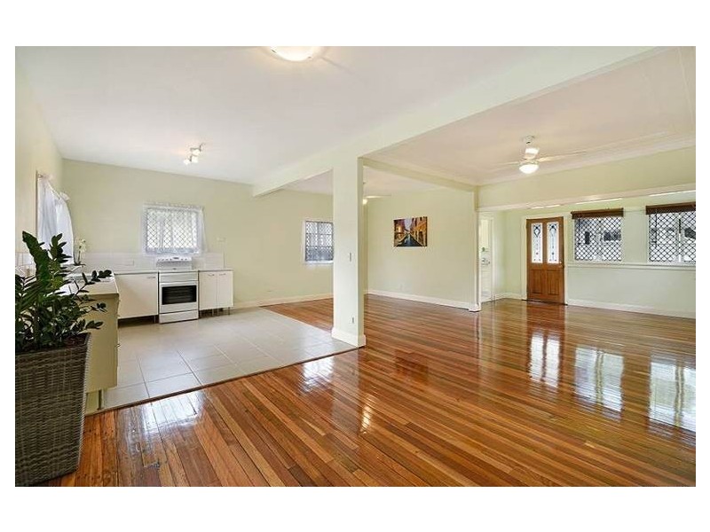 21 Walton St, Southport QLD 4215