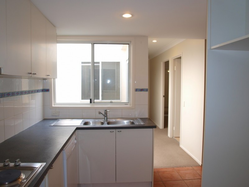 2/30 Birt Ave, Surfers Paradise QLD 4217