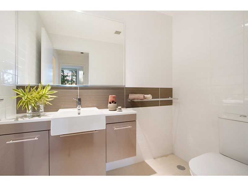 212/22 Ben Lexcen Place, Robina QLD 4226