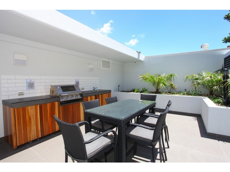 25 ‘Synergy’ 2729-2733 Gold Coast Highway, Broadbeach QLD 4218