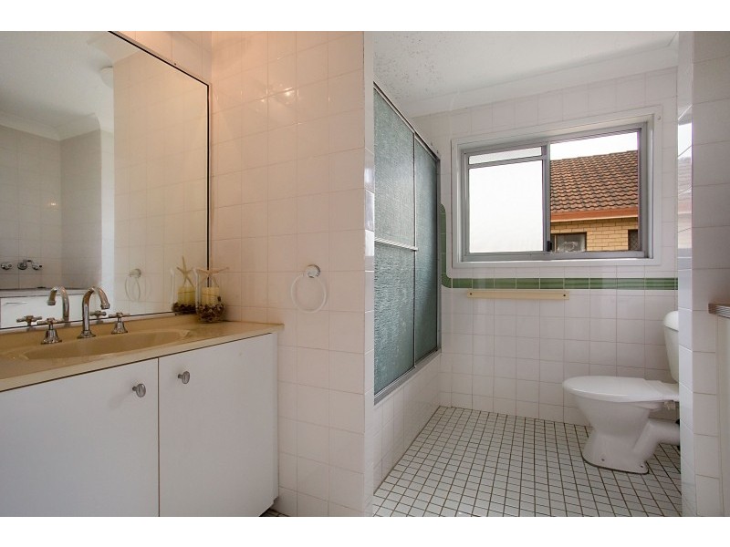6 ‘Tahoe’ 24 First Avenue, Broadbeach QLD 4218