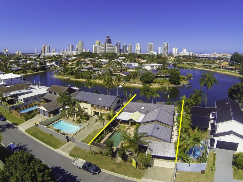 18 Maureen Court, Broadbeach Waters QLD 4218