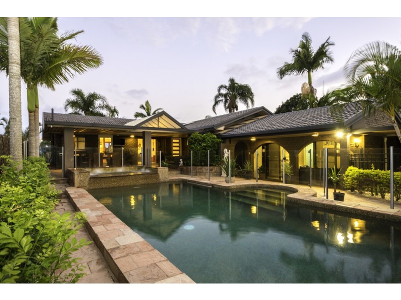 18 Maureen Court, Broadbeach Waters QLD 4218