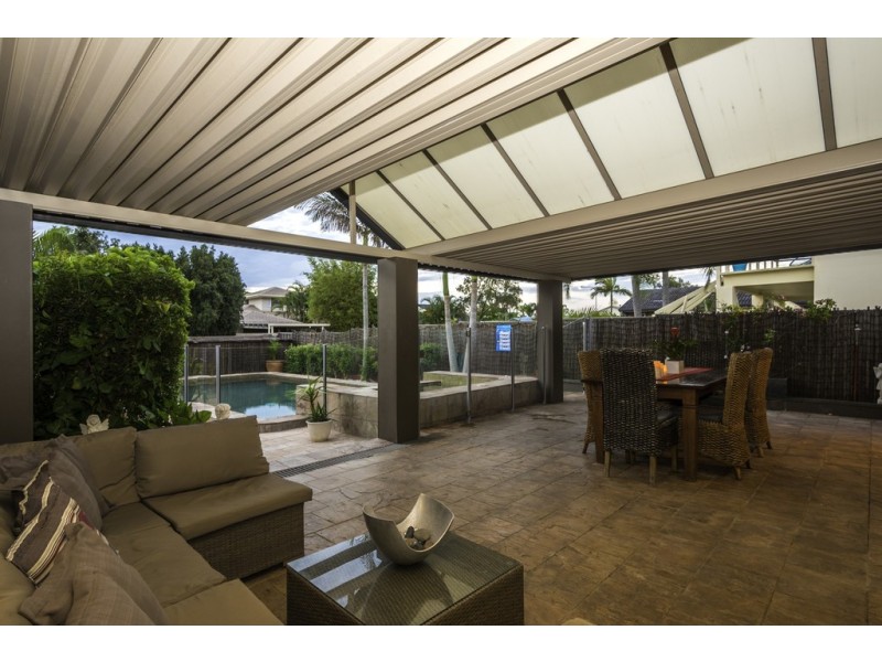 18 Maureen Court, Broadbeach Waters QLD 4218