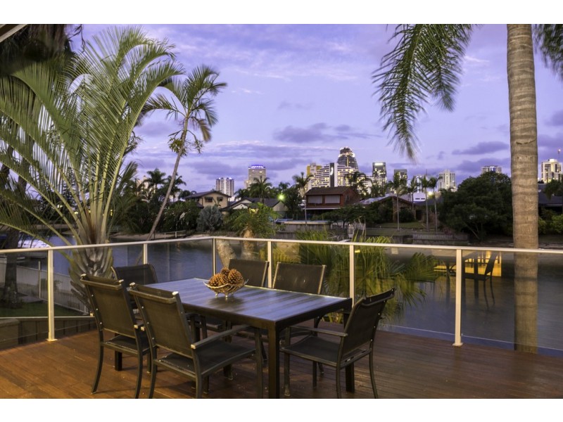 18 Maureen Court, Broadbeach Waters QLD 4218