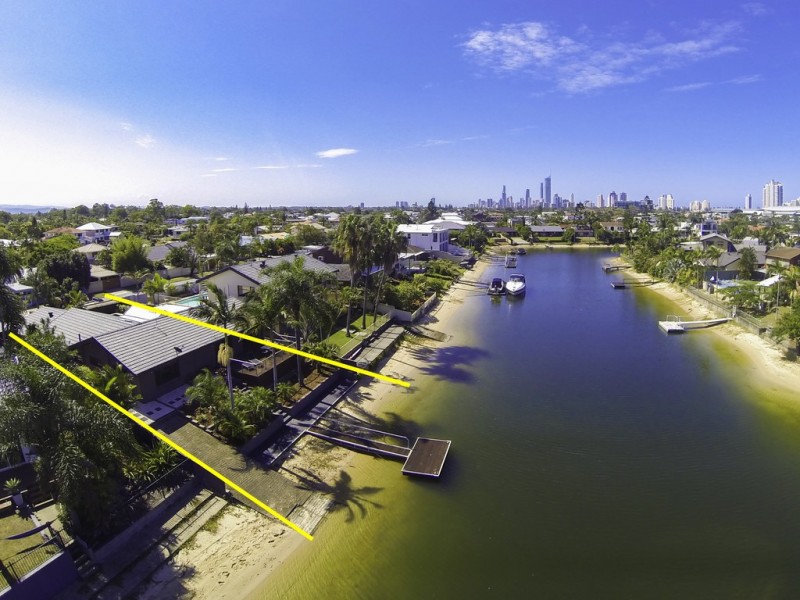 18 Maureen Court, Broadbeach Waters QLD 4218