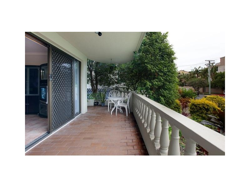 1/27 Second Ave, Broadbeach QLD 4218