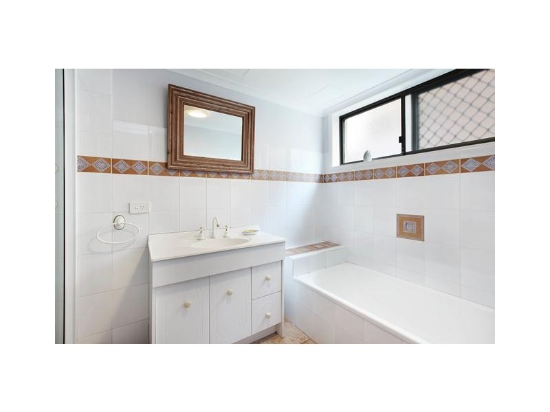 1/27 Second Ave, Broadbeach QLD 4218