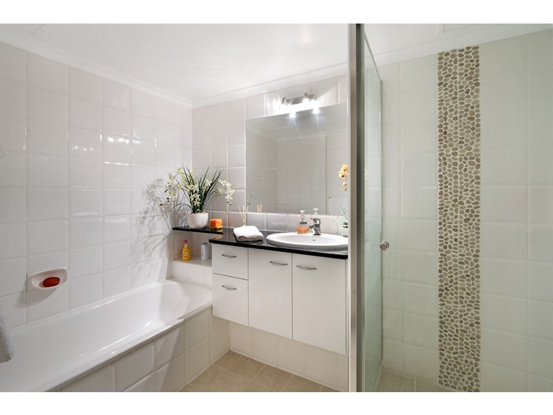 19D/3540 Main Beach Parade, Main Beach QLD 4217