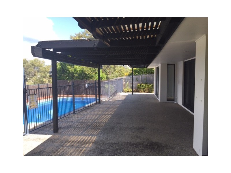 5 Reef Court, Mermaid Waters QLD 4218