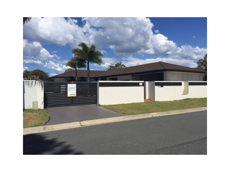 5 Reef Court, Mermaid Waters QLD 4218
