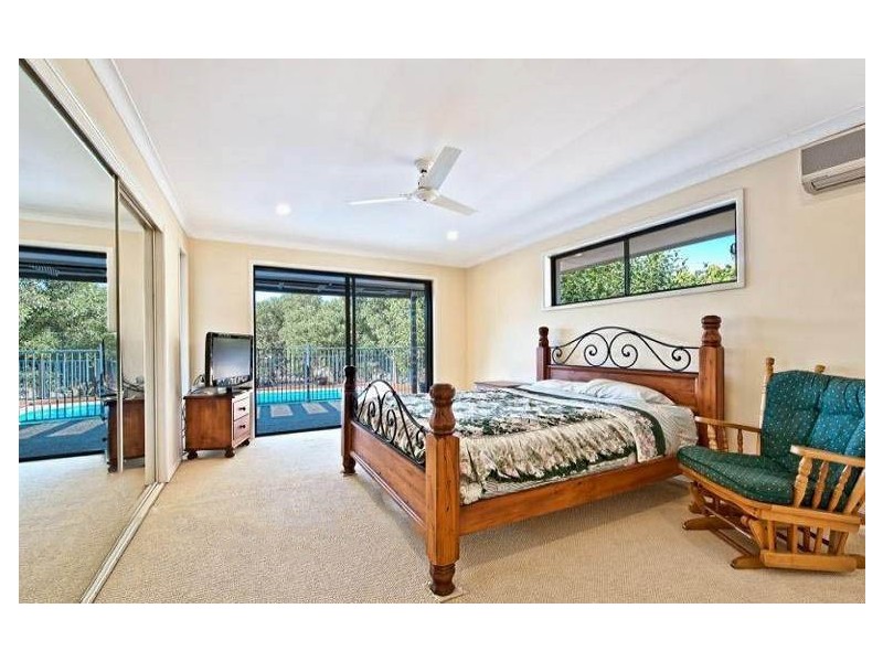 5 Reef Court, Mermaid Waters QLD 4218