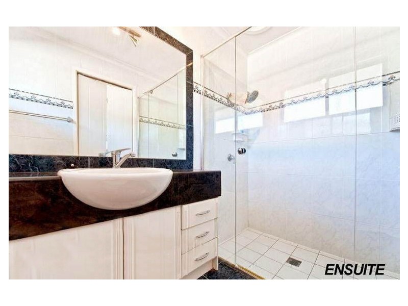 5 Reef Court, Mermaid Waters QLD 4218