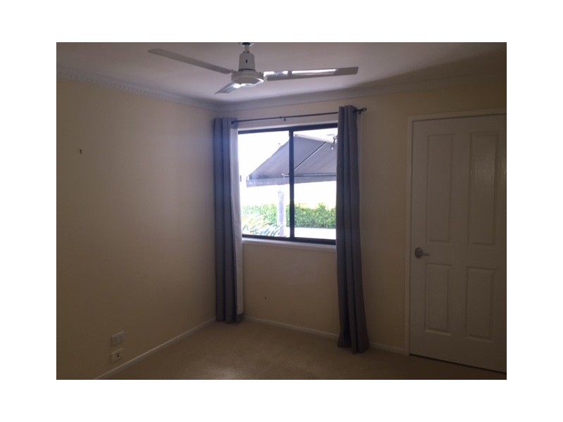 5 Reef Court, Mermaid Waters QLD 4218