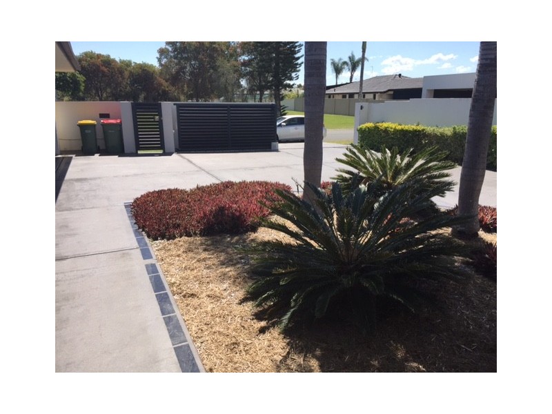 5 Reef Court, Mermaid Waters QLD 4218